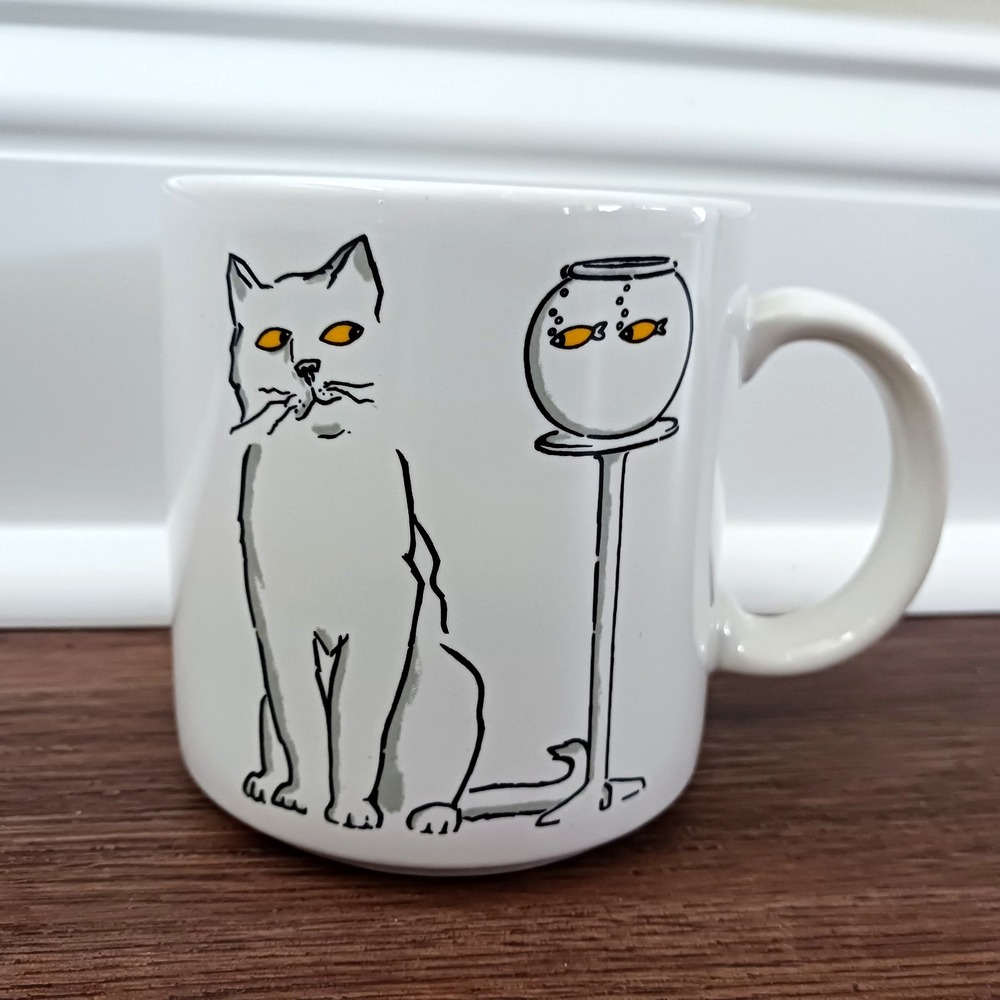 Vintage CAT Looking‎ At Fish See Food Funny 1993 Studio Q Ceramic Coffee Mug